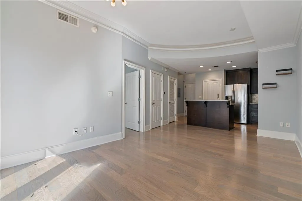 2255 Peachtree Road Ne Unit 426, Atlanta, Georgia 30309, 1 Bedroom Bedrooms, ,1 BathroomBathrooms,Residential,For Sale,2255 Peachtree Road Ne Unit 426,7528568