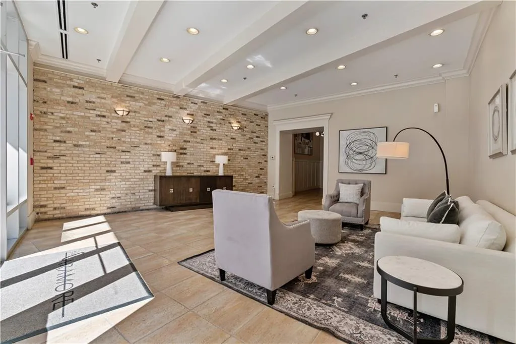 2255 Peachtree Road Ne Unit 426, Atlanta, Georgia 30309, 1 Bedroom Bedrooms, ,1 BathroomBathrooms,Residential,For Sale,2255 Peachtree Road Ne Unit 426,7528568