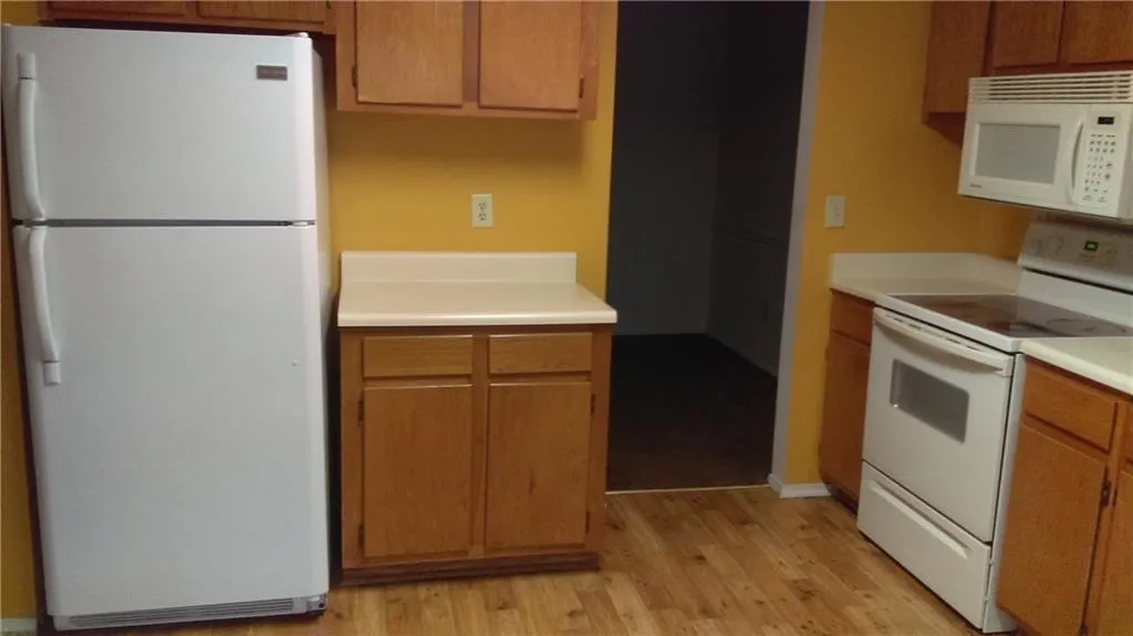 2706 Huntingdon Chase, Atlanta, Georgia 30350, 2 Bedrooms Bedrooms, ,2 BathroomsBathrooms,Residential,Sold,2706 Huntingdon Chase,6041274