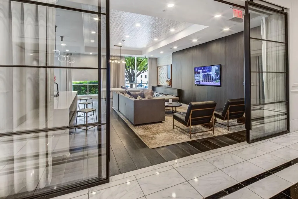 325 E Paces Ferry Road Ne Unit 410, Atlanta, Georgia 30305, 1 Bedroom Bedrooms, ,1 BathroomBathrooms,Residential,For Sale,325 E Paces Ferry Road Ne Unit 410,7608721