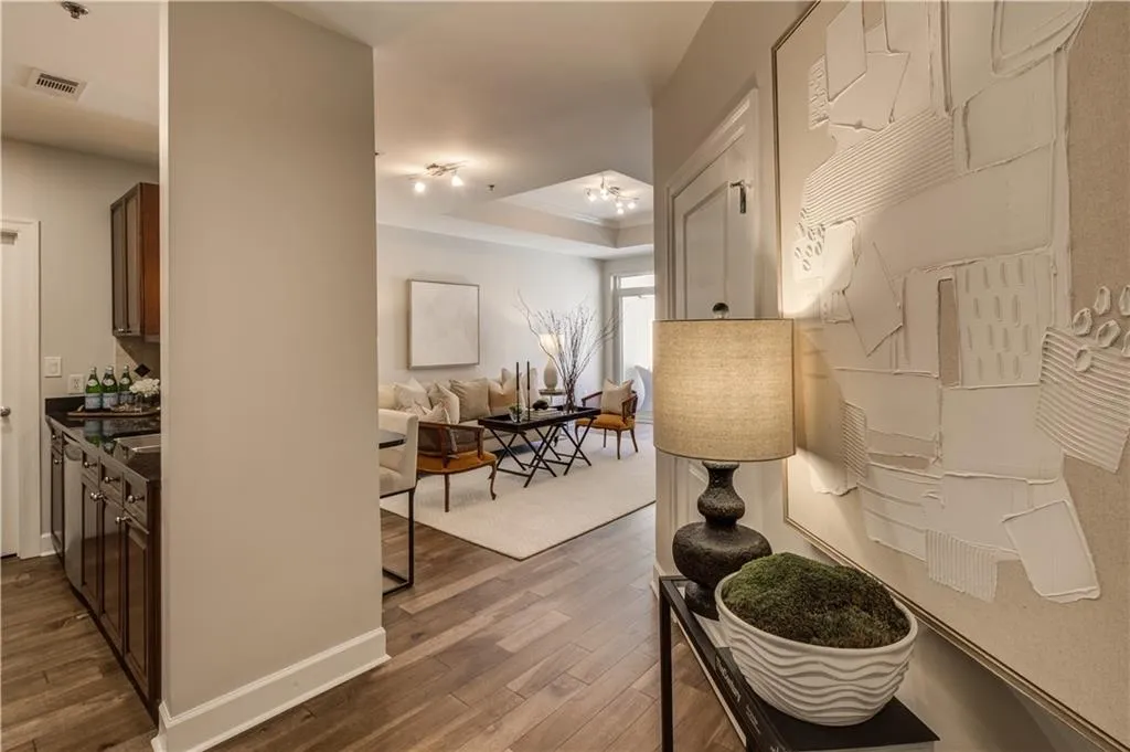 325 E Paces Ferry Road Ne Unit 410, Atlanta, Georgia 30305, 1 Bedroom Bedrooms, ,1 BathroomBathrooms,Residential,For Sale,325 E Paces Ferry Road Ne Unit 410,7608721
