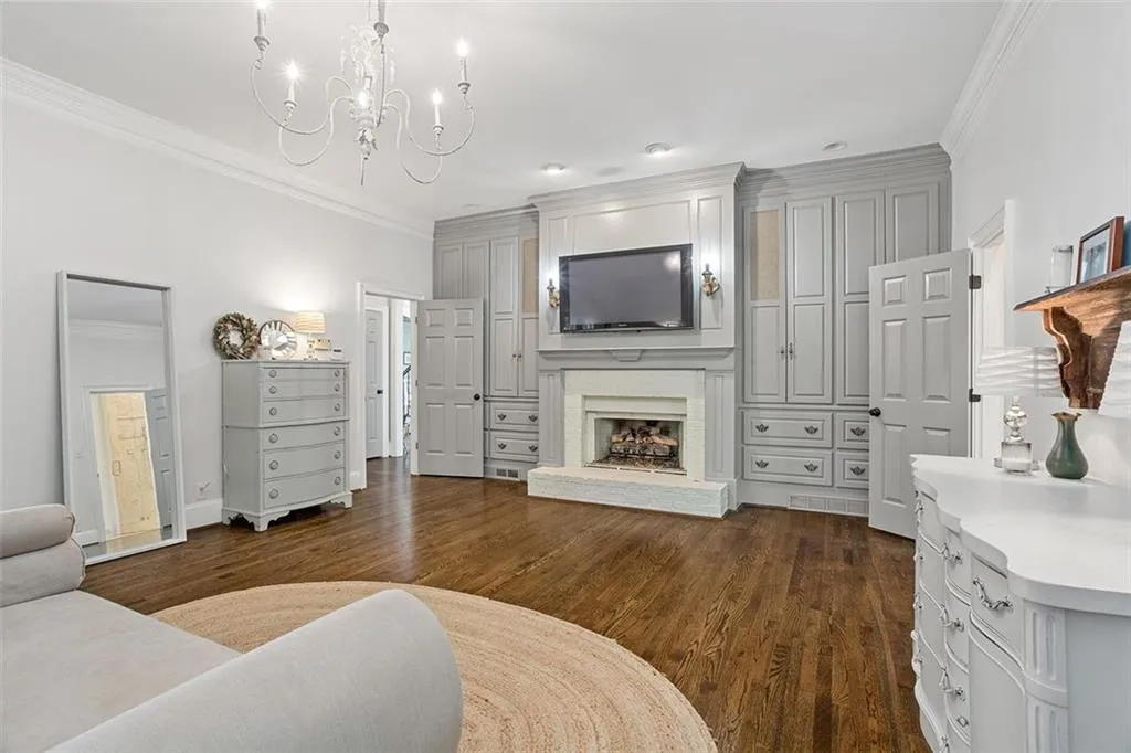 7815 Nesbit Ferry Road, Sandy Springs, Georgia 30350, 5 Bedrooms Bedrooms, ,6 BathroomsBathrooms,Residential,Sold,7815 Nesbit Ferry Road,7030670