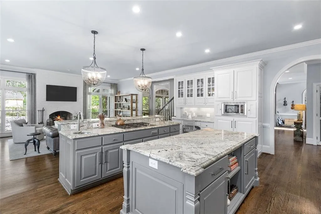 7815 Nesbit Ferry Road, Sandy Springs, Georgia 30350, 5 Bedrooms Bedrooms, ,6 BathroomsBathrooms,Residential,Sold,7815 Nesbit Ferry Road,7030670