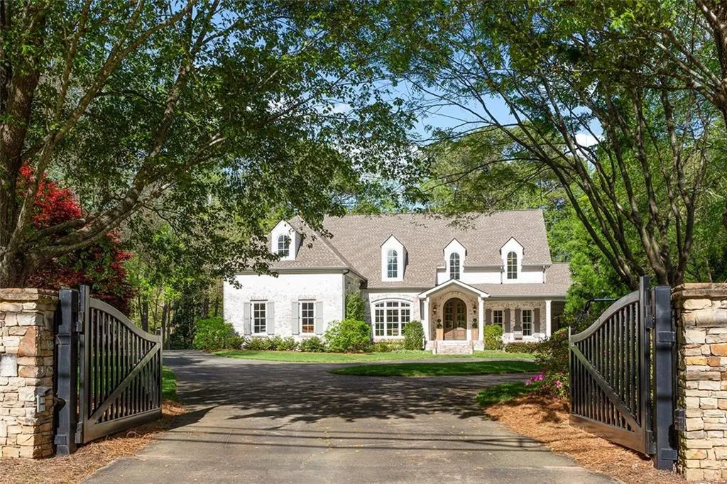 7815 Nesbit Ferry Road, Sandy Springs, Georgia 30350, 5 Bedrooms Bedrooms, ,6 BathroomsBathrooms,Residential,Sold,7815 Nesbit Ferry Road,7030670