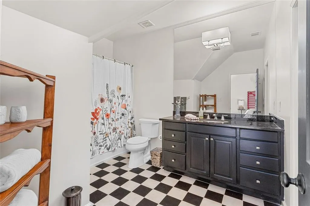 7815 Nesbit Ferry Road, Sandy Springs, Georgia 30350, 5 Bedrooms Bedrooms, ,6 BathroomsBathrooms,Residential,Sold,7815 Nesbit Ferry Road,7030670