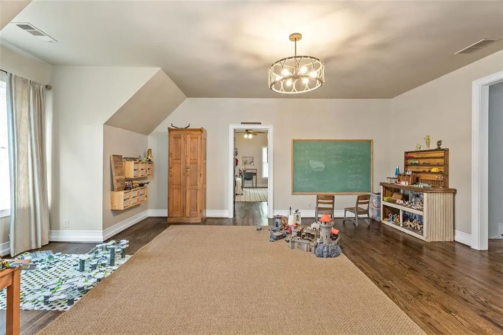 7815 Nesbit Ferry Road, Sandy Springs, Georgia 30350, 5 Bedrooms Bedrooms, ,6 BathroomsBathrooms,Residential,Sold,7815 Nesbit Ferry Road,7030670