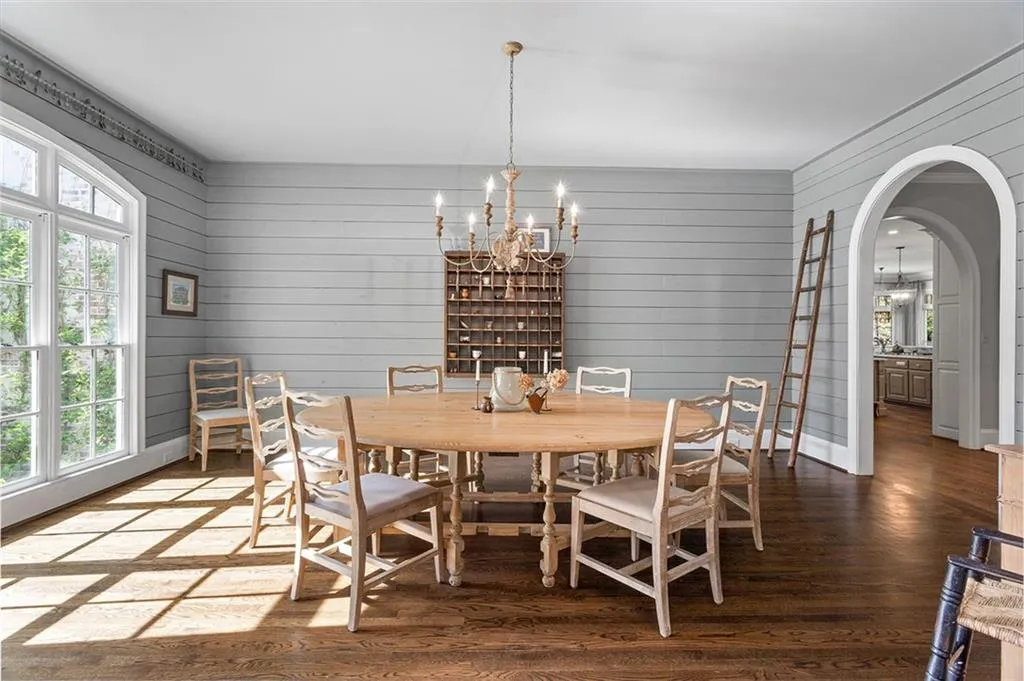 7815 Nesbit Ferry Road, Sandy Springs, Georgia 30350, 5 Bedrooms Bedrooms, ,6 BathroomsBathrooms,Residential,Sold,7815 Nesbit Ferry Road,7030670