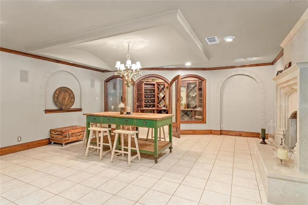 7815 Nesbit Ferry Road, Sandy Springs, Georgia 30350, 5 Bedrooms Bedrooms, ,6 BathroomsBathrooms,Residential,Sold,7815 Nesbit Ferry Road,7030670