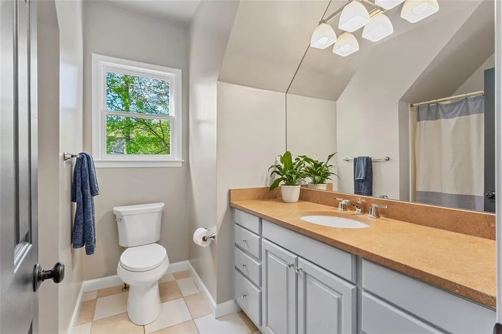 7815 Nesbit Ferry Road, Sandy Springs, Georgia 30350, 5 Bedrooms Bedrooms, ,6 BathroomsBathrooms,Residential,Sold,7815 Nesbit Ferry Road,7030670