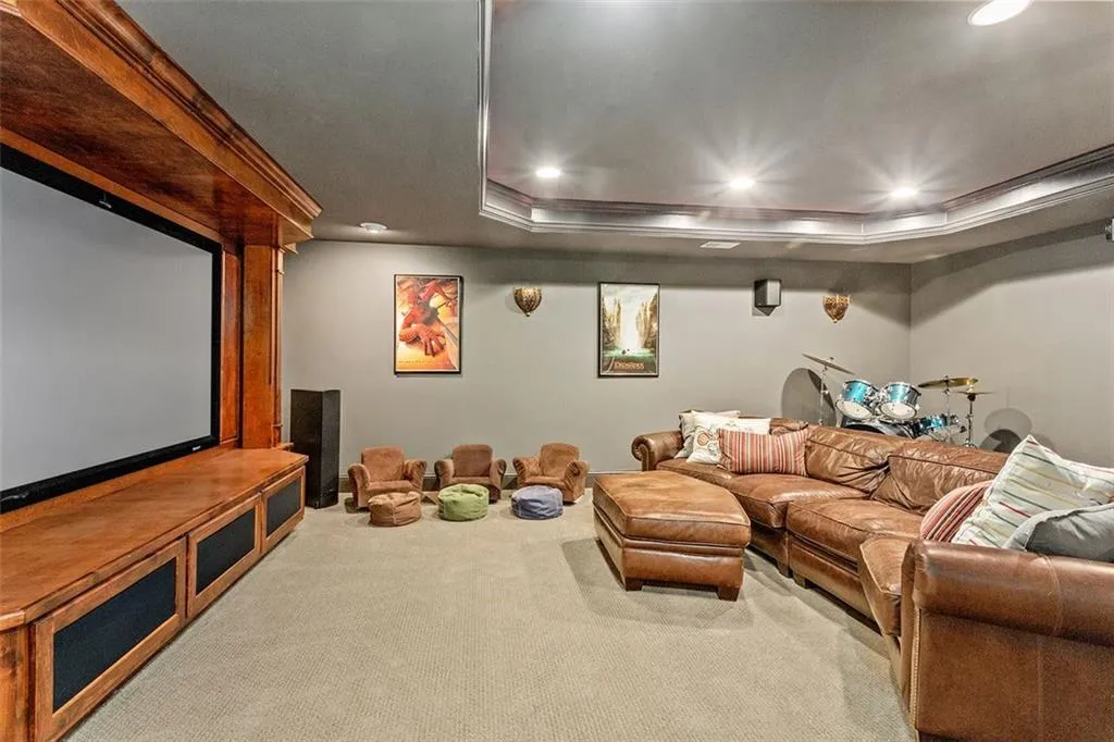 7815 Nesbit Ferry Road, Sandy Springs, Georgia 30350, 5 Bedrooms Bedrooms, ,6 BathroomsBathrooms,Residential,Sold,7815 Nesbit Ferry Road,7030670