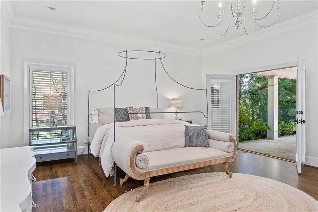 7815 Nesbit Ferry Road, Sandy Springs, Georgia 30350, 5 Bedrooms Bedrooms, ,6 BathroomsBathrooms,Residential,Sold,7815 Nesbit Ferry Road,7030670