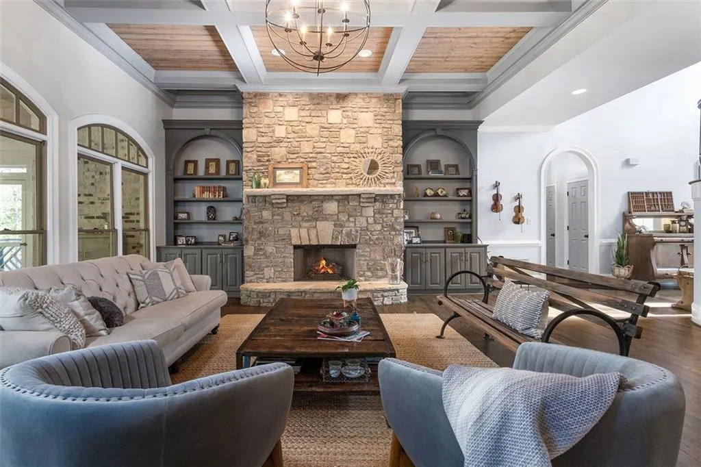 7815 Nesbit Ferry Road, Sandy Springs, Georgia 30350, 5 Bedrooms Bedrooms, ,6 BathroomsBathrooms,Residential,Sold,7815 Nesbit Ferry Road,7030670