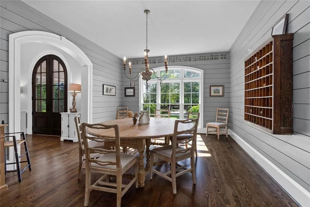 7815 Nesbit Ferry Road, Sandy Springs, Georgia 30350, 5 Bedrooms Bedrooms, ,6 BathroomsBathrooms,Residential,Sold,7815 Nesbit Ferry Road,7030670