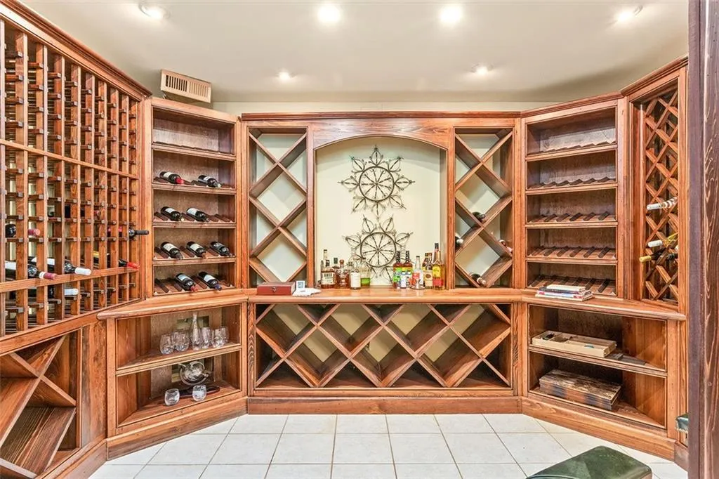 7815 Nesbit Ferry Road, Sandy Springs, Georgia 30350, 5 Bedrooms Bedrooms, ,6 BathroomsBathrooms,Residential,Sold,7815 Nesbit Ferry Road,7030670