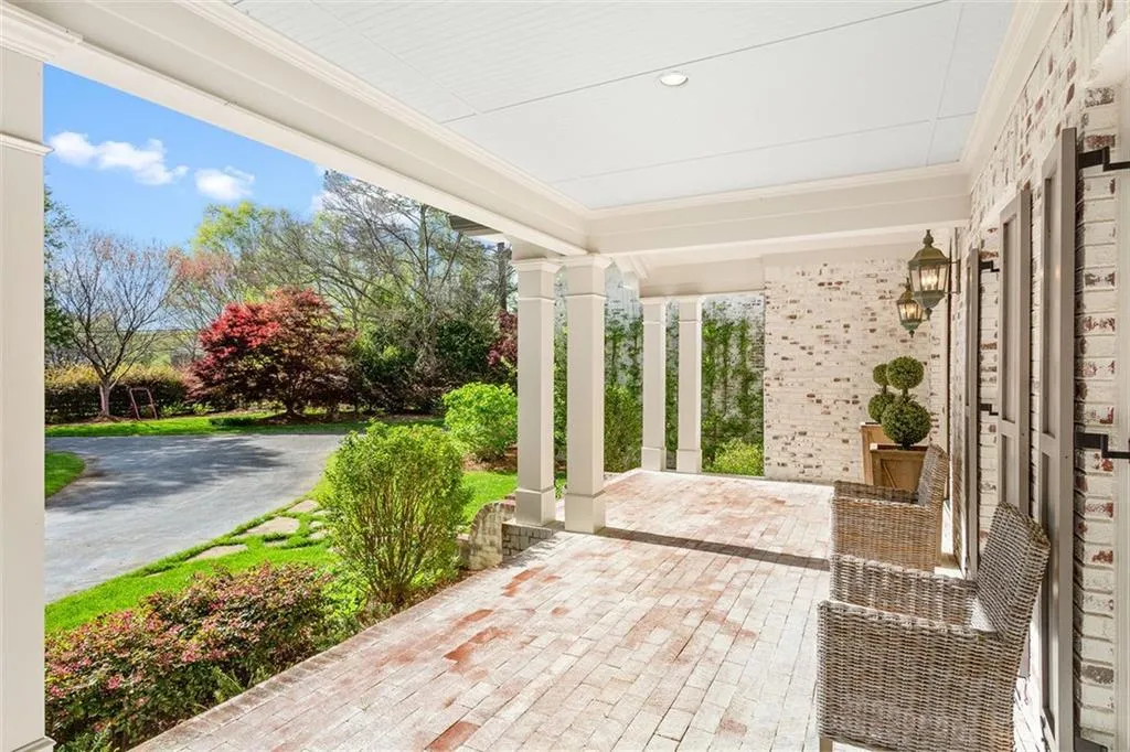 7815 Nesbit Ferry Road, Sandy Springs, Georgia 30350, 5 Bedrooms Bedrooms, ,6 BathroomsBathrooms,Residential,Sold,7815 Nesbit Ferry Road,7030670