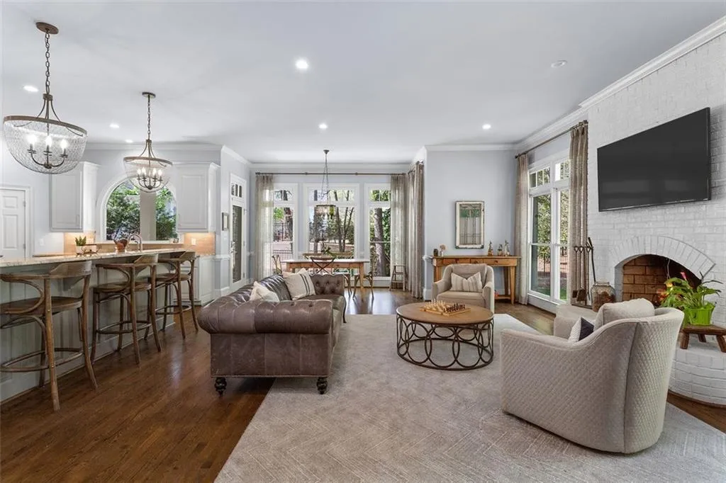 7815 Nesbit Ferry Road, Sandy Springs, Georgia 30350, 5 Bedrooms Bedrooms, ,6 BathroomsBathrooms,Residential,Sold,7815 Nesbit Ferry Road,7030670