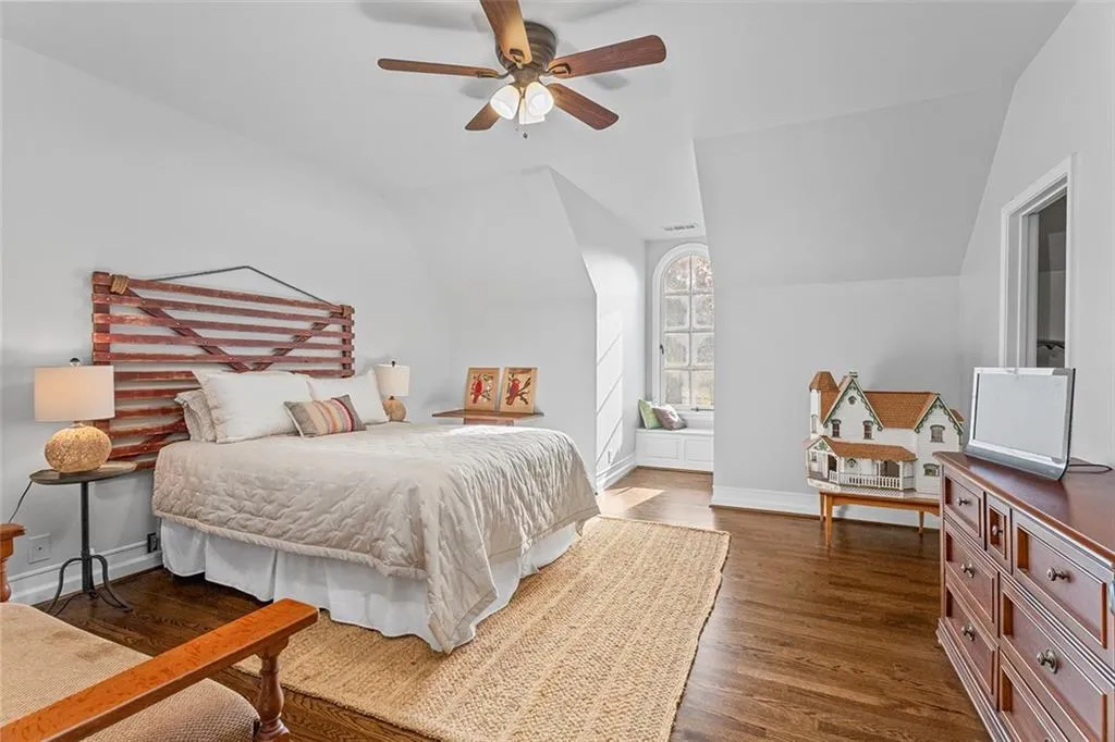 7815 Nesbit Ferry Road, Sandy Springs, Georgia 30350, 5 Bedrooms Bedrooms, ,6 BathroomsBathrooms,Residential,Sold,7815 Nesbit Ferry Road,7030670