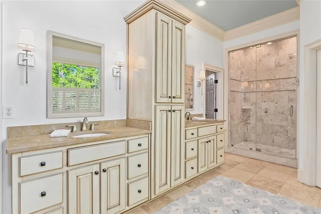 7815 Nesbit Ferry Road, Sandy Springs, Georgia 30350, 5 Bedrooms Bedrooms, ,6 BathroomsBathrooms,Residential,Sold,7815 Nesbit Ferry Road,7030670