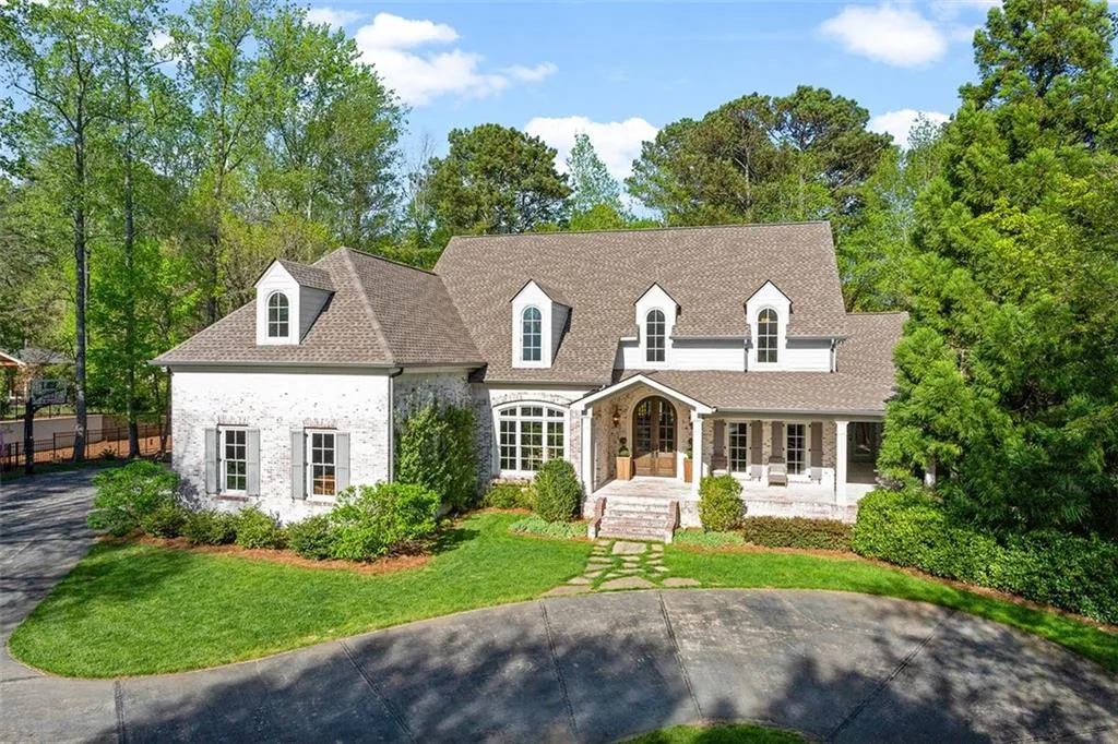 7815 Nesbit Ferry Road, Sandy Springs, Georgia 30350, 5 Bedrooms Bedrooms, ,6 BathroomsBathrooms,Residential,Sold,7815 Nesbit Ferry Road,7030670