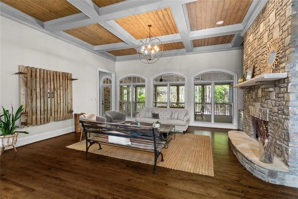 7815 Nesbit Ferry Road, Sandy Springs, Georgia 30350, 5 Bedrooms Bedrooms, ,6 BathroomsBathrooms,Residential,Sold,7815 Nesbit Ferry Road,7030670