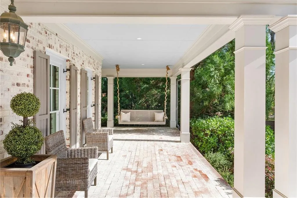 7815 Nesbit Ferry Road, Sandy Springs, Georgia 30350, 5 Bedrooms Bedrooms, ,6 BathroomsBathrooms,Residential,Sold,7815 Nesbit Ferry Road,7030670