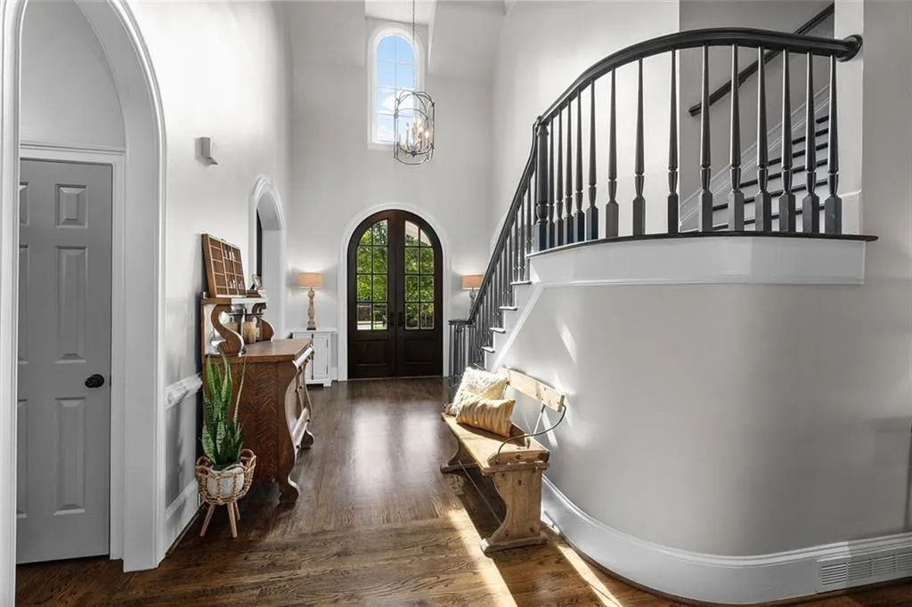 7815 Nesbit Ferry Road, Sandy Springs, Georgia 30350, 5 Bedrooms Bedrooms, ,6 BathroomsBathrooms,Residential,Sold,7815 Nesbit Ferry Road,7030670