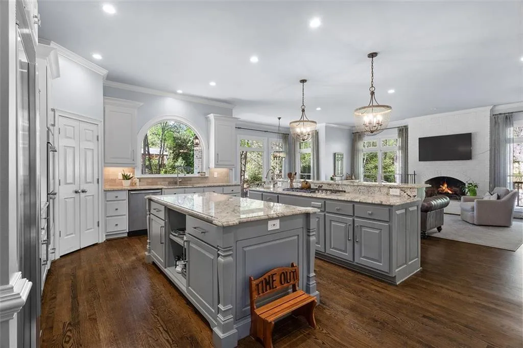 7815 Nesbit Ferry Road, Sandy Springs, Georgia 30350, 5 Bedrooms Bedrooms, ,6 BathroomsBathrooms,Residential,Sold,7815 Nesbit Ferry Road,7030670