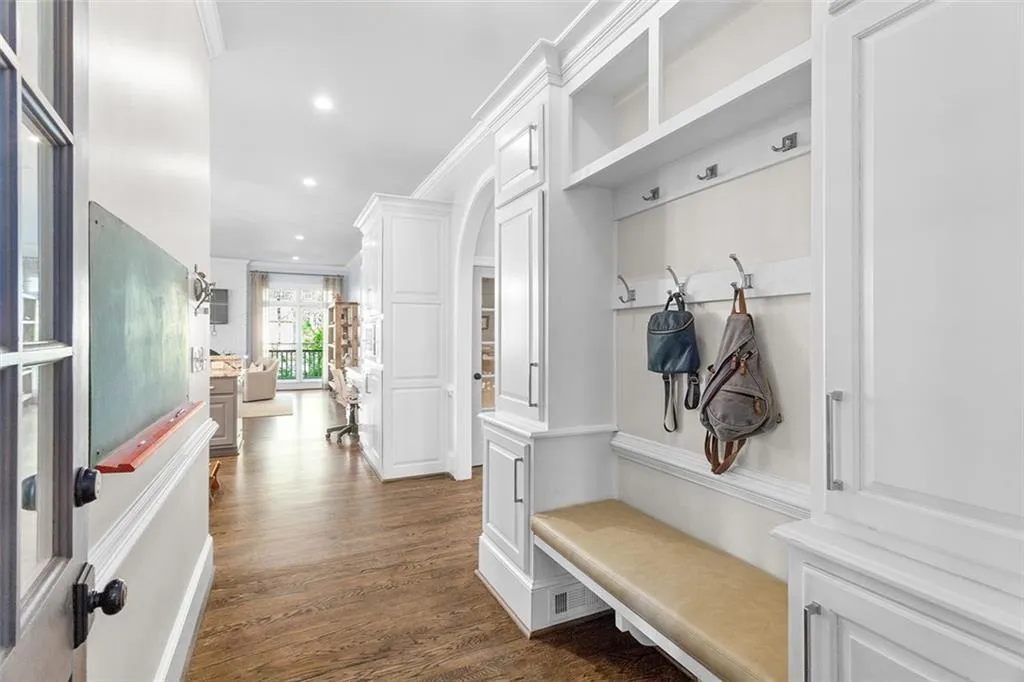 7815 Nesbit Ferry Road, Sandy Springs, Georgia 30350, 5 Bedrooms Bedrooms, ,6 BathroomsBathrooms,Residential,Sold,7815 Nesbit Ferry Road,7030670