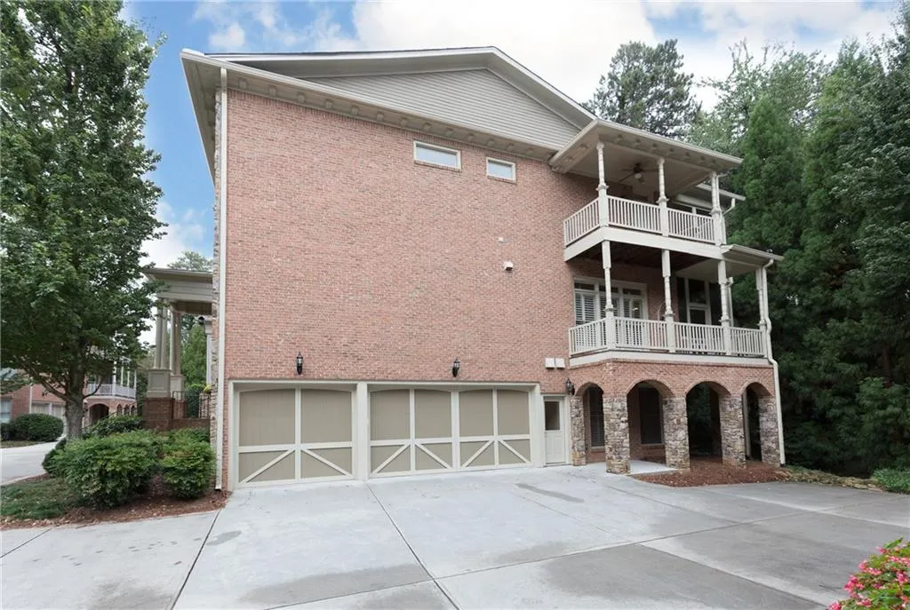 1105 Charles Towne Square, Atlanta, Georgia 30328, 4 Bedrooms Bedrooms, ,3 BathroomsBathrooms,Residential,Sold,1105 Charles Towne Square,6083327