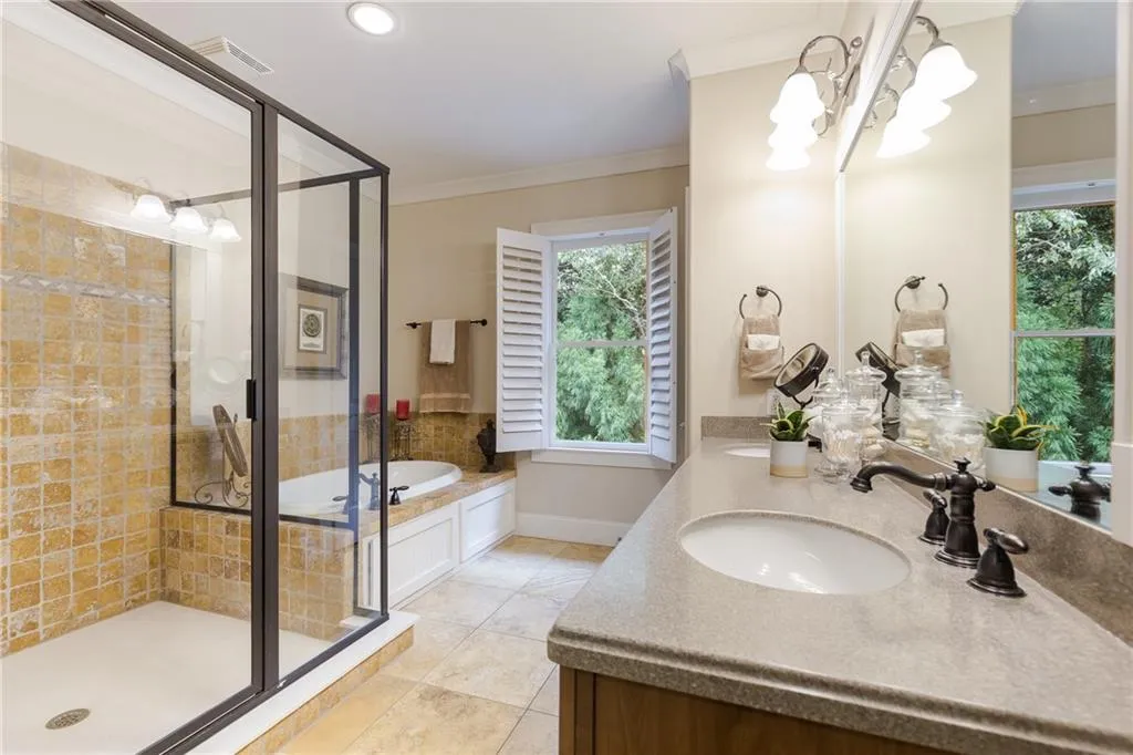 1105 Charles Towne Square, Atlanta, Georgia 30328, 4 Bedrooms Bedrooms, ,3 BathroomsBathrooms,Residential,Sold,1105 Charles Towne Square,6083327