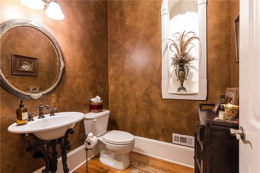 1105 Charles Towne Square, Atlanta, Georgia 30328, 4 Bedrooms Bedrooms, ,3 BathroomsBathrooms,Residential,Sold,1105 Charles Towne Square,6083327