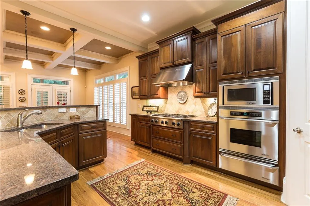 1105 Charles Towne Square, Atlanta, Georgia 30328, 4 Bedrooms Bedrooms, ,3 BathroomsBathrooms,Residential,Sold,1105 Charles Towne Square,6083327