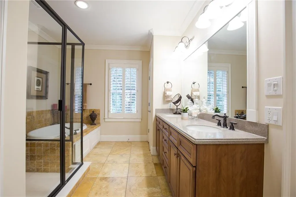 1105 Charles Towne Square, Atlanta, Georgia 30328, 4 Bedrooms Bedrooms, ,3 BathroomsBathrooms,Residential,Sold,1105 Charles Towne Square,6083327