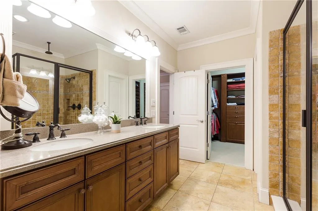 1105 Charles Towne Square, Atlanta, Georgia 30328, 4 Bedrooms Bedrooms, ,3 BathroomsBathrooms,Residential,Sold,1105 Charles Towne Square,6083327