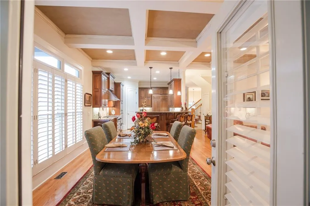 1105 Charles Towne Square, Atlanta, Georgia 30328, 4 Bedrooms Bedrooms, ,3 BathroomsBathrooms,Residential,Sold,1105 Charles Towne Square,6083327