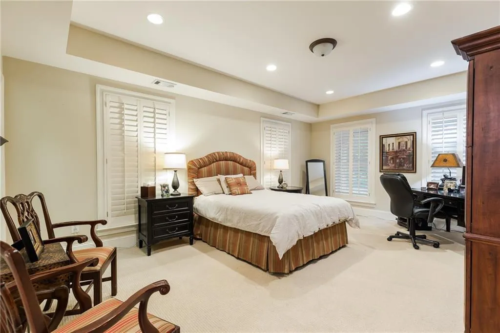 1105 Charles Towne Square, Atlanta, Georgia 30328, 4 Bedrooms Bedrooms, ,3 BathroomsBathrooms,Residential,Sold,1105 Charles Towne Square,6083327