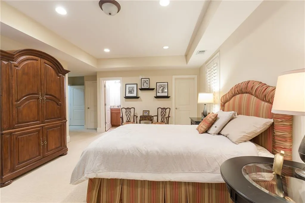 1105 Charles Towne Square, Atlanta, Georgia 30328, 4 Bedrooms Bedrooms, ,3 BathroomsBathrooms,Residential,Sold,1105 Charles Towne Square,6083327