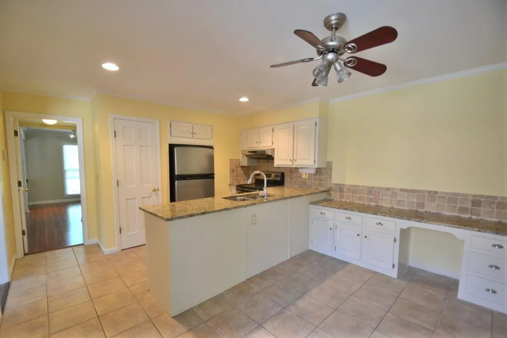 8950 Carroll Manor Drive, Dunwoody, Georgia 30350, 3 Bedrooms Bedrooms, ,2 BathroomsBathrooms,Residential,Sold,8950 Carroll Manor Drive,5741352