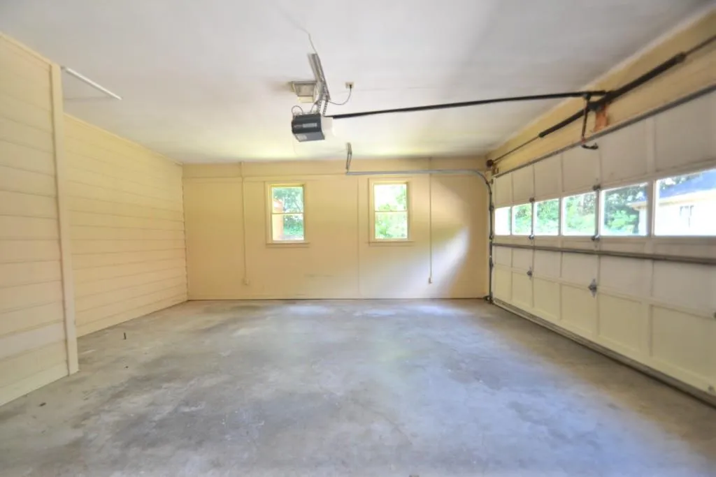 8950 Carroll Manor Drive, Dunwoody, Georgia 30350, 3 Bedrooms Bedrooms, ,2 BathroomsBathrooms,Residential,Sold,8950 Carroll Manor Drive,5741352