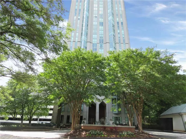 Welcome to Homepath.com by Fannie Mae - Buckhead Hi-Rise Updated Opprortunity!
