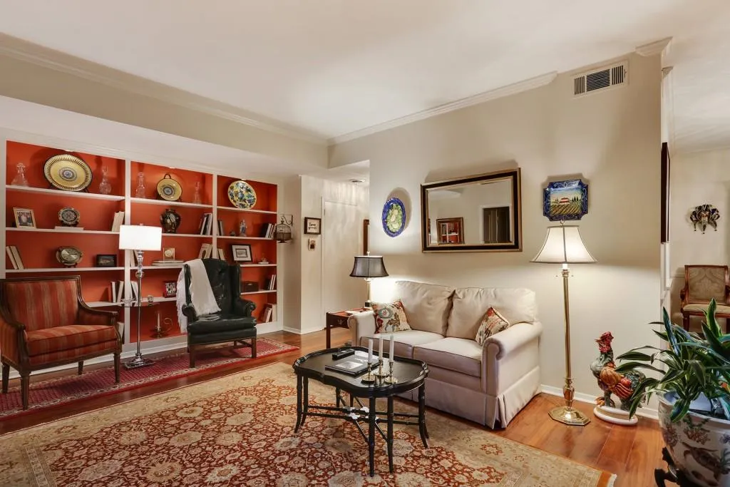 2632 Peachtree Road Nw Unit B101, Atlanta, Georgia 30305, 3 Bedrooms Bedrooms, ,2 BathroomsBathrooms,Residential,Sold,2632 Peachtree Road Nw Unit B101,6521029