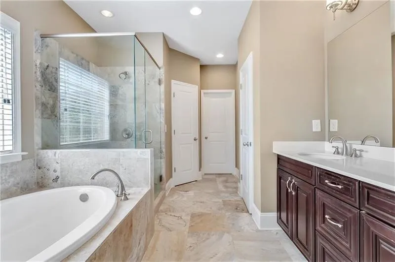 231 Alderwood Point, Atlanta, Georgia 30328, 3 Bedrooms Bedrooms, ,3 BathroomsBathrooms,Residential,Sold,231 Alderwood Point,6526451