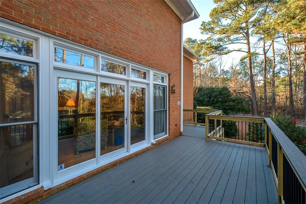 100 Spalding Creek Court, Sandy Springs, Georgia 30350, 4 Bedrooms Bedrooms, ,3 BathroomsBathrooms,Residential,Sold,100 Spalding Creek Court,6119544