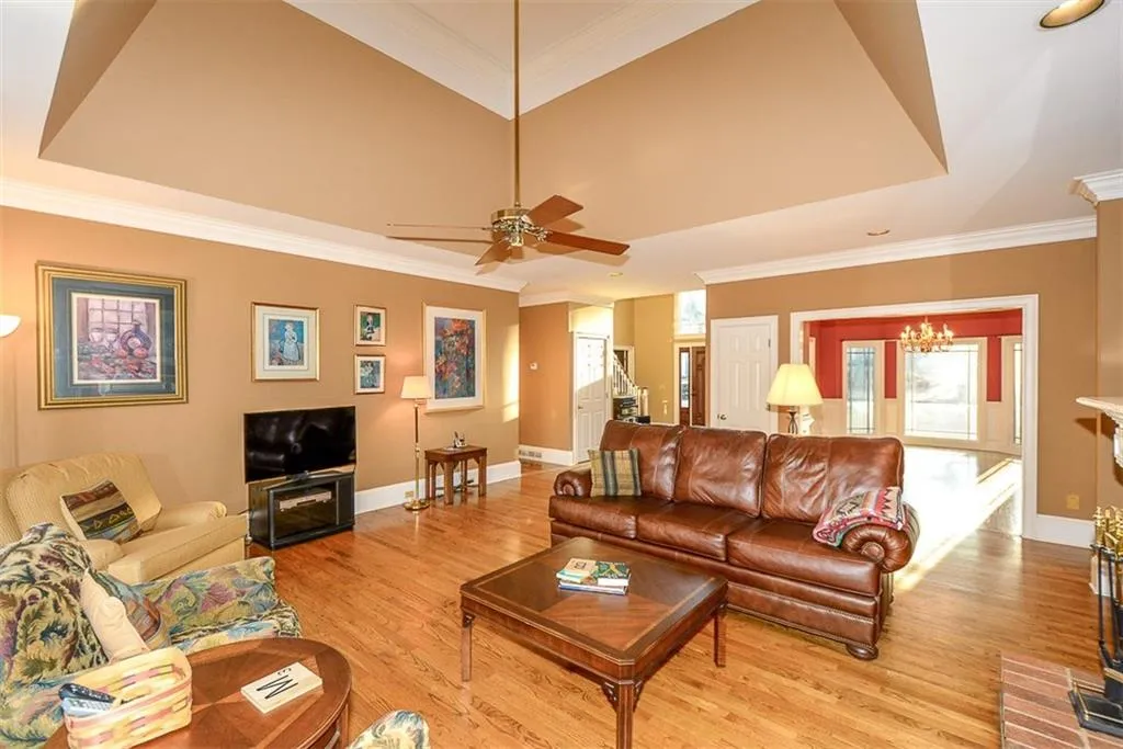 100 Spalding Creek Court, Sandy Springs, Georgia 30350, 4 Bedrooms Bedrooms, ,3 BathroomsBathrooms,Residential,Sold,100 Spalding Creek Court,6119544