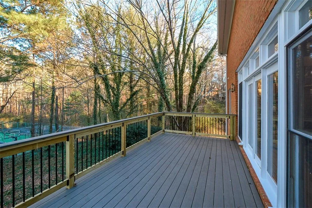 100 Spalding Creek Court, Sandy Springs, Georgia 30350, 4 Bedrooms Bedrooms, ,3 BathroomsBathrooms,Residential,Sold,100 Spalding Creek Court,6119544