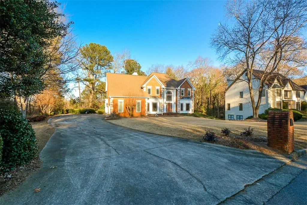 100 Spalding Creek Court, Sandy Springs, Georgia 30350, 4 Bedrooms Bedrooms, ,3 BathroomsBathrooms,Residential,Sold,100 Spalding Creek Court,6119544