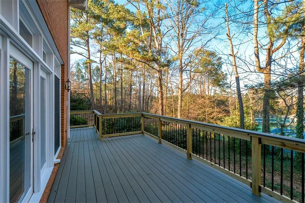 100 Spalding Creek Court, Sandy Springs, Georgia 30350, 4 Bedrooms Bedrooms, ,3 BathroomsBathrooms,Residential,Sold,100 Spalding Creek Court,6119544