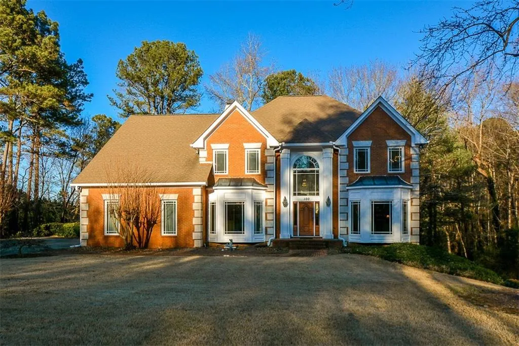 100 Spalding Creek Court, Sandy Springs, Georgia 30350, 4 Bedrooms Bedrooms, ,3 BathroomsBathrooms,Residential,Sold,100 Spalding Creek Court,6119544