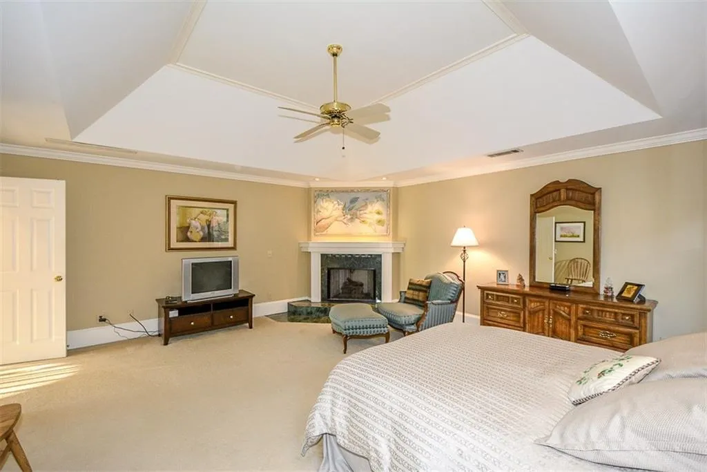 100 Spalding Creek Court, Sandy Springs, Georgia 30350, 4 Bedrooms Bedrooms, ,3 BathroomsBathrooms,Residential,Sold,100 Spalding Creek Court,6119544