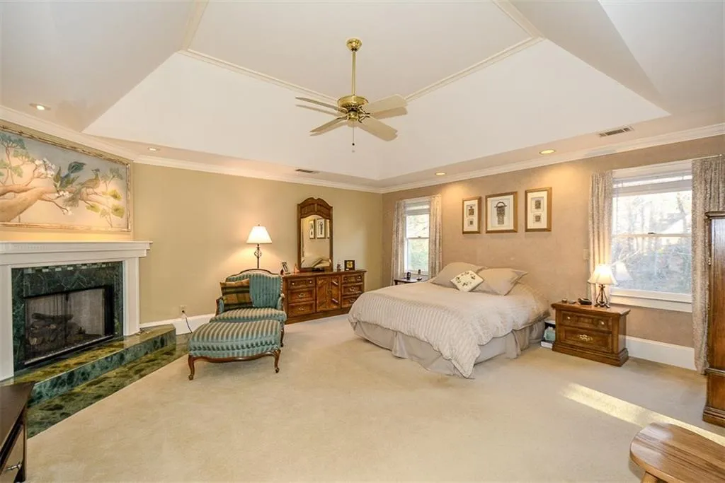 100 Spalding Creek Court, Sandy Springs, Georgia 30350, 4 Bedrooms Bedrooms, ,3 BathroomsBathrooms,Residential,Sold,100 Spalding Creek Court,6119544